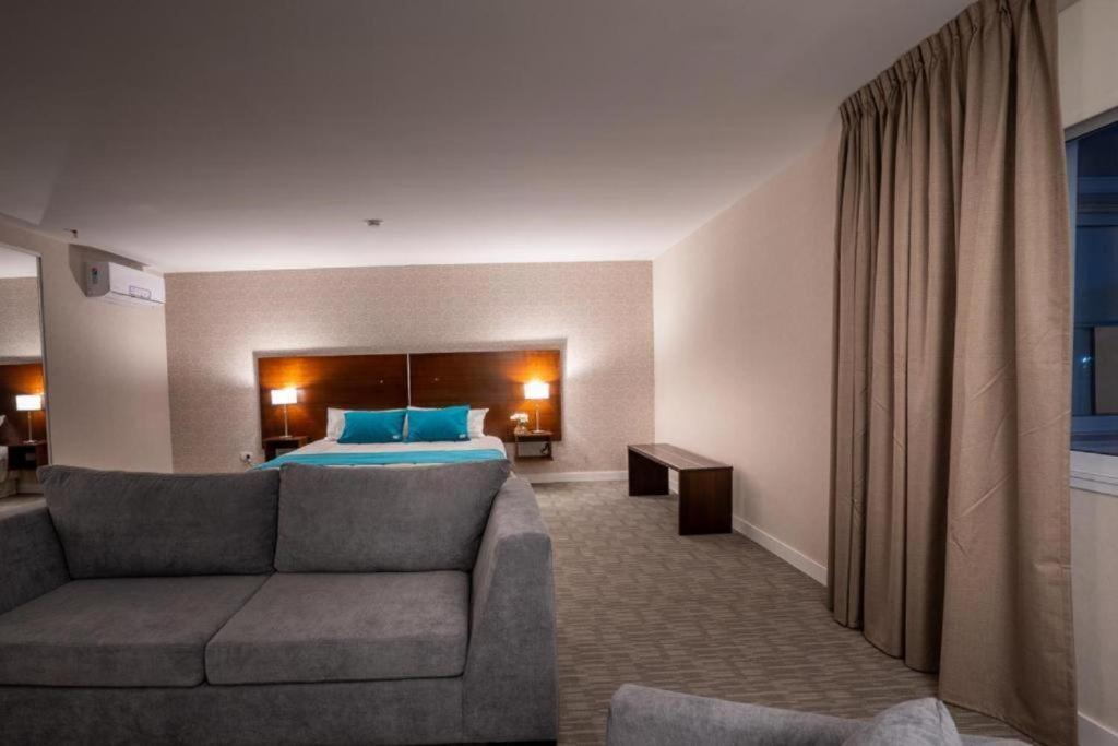 Hotel Howard Johnson Plaza & Convention Center 3*