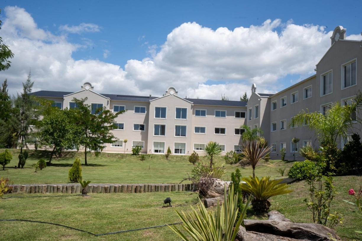 Hotel Howard Johnson Plaza & Convention Center 3*